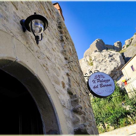 Il Palazzo Del Barone - Stanza Dei Maiorana Hotel Pietrapertosa Luaran gambar