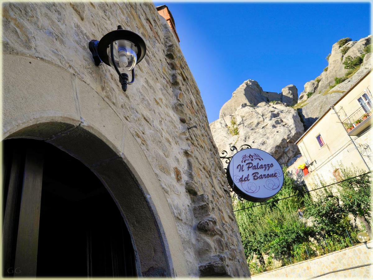 Il Palazzo Del Barone - Stanza Dei Maiorana Hotel Pietrapertosa Luaran gambar
