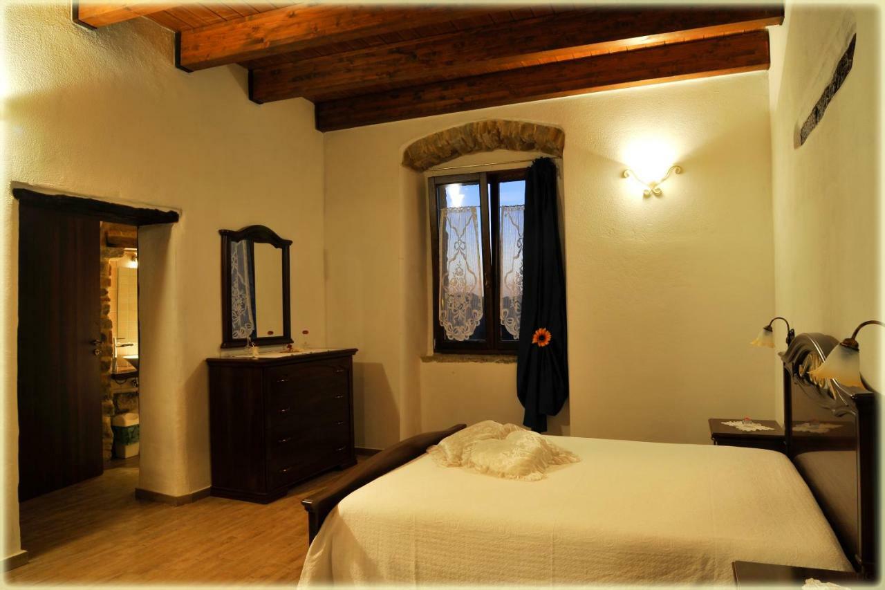 Il Palazzo Del Barone - Stanza Dei Maiorana Hotel Pietrapertosa Luaran gambar